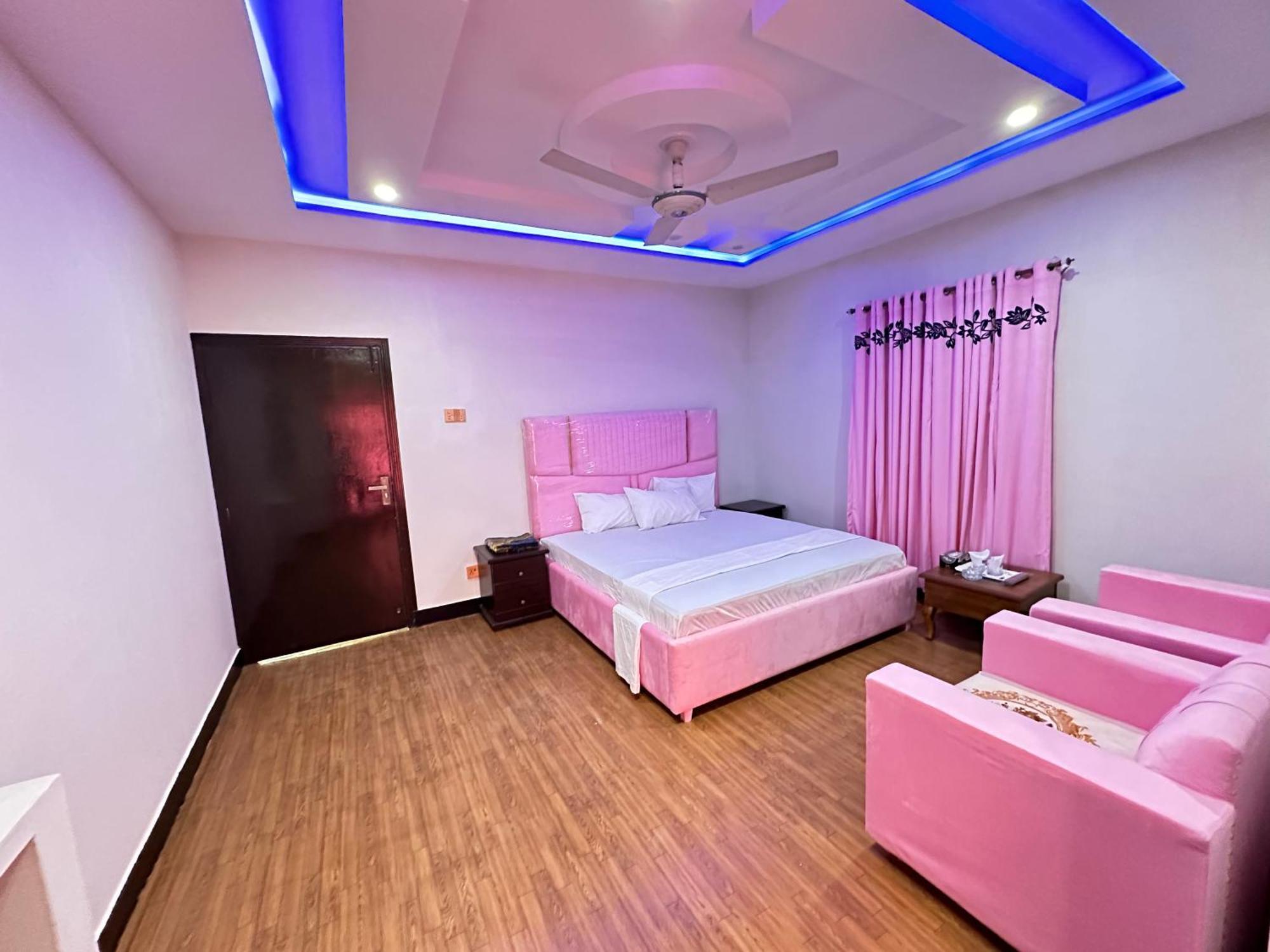 Decent Lodge Guest House イスラマバード エクステリア 写真
