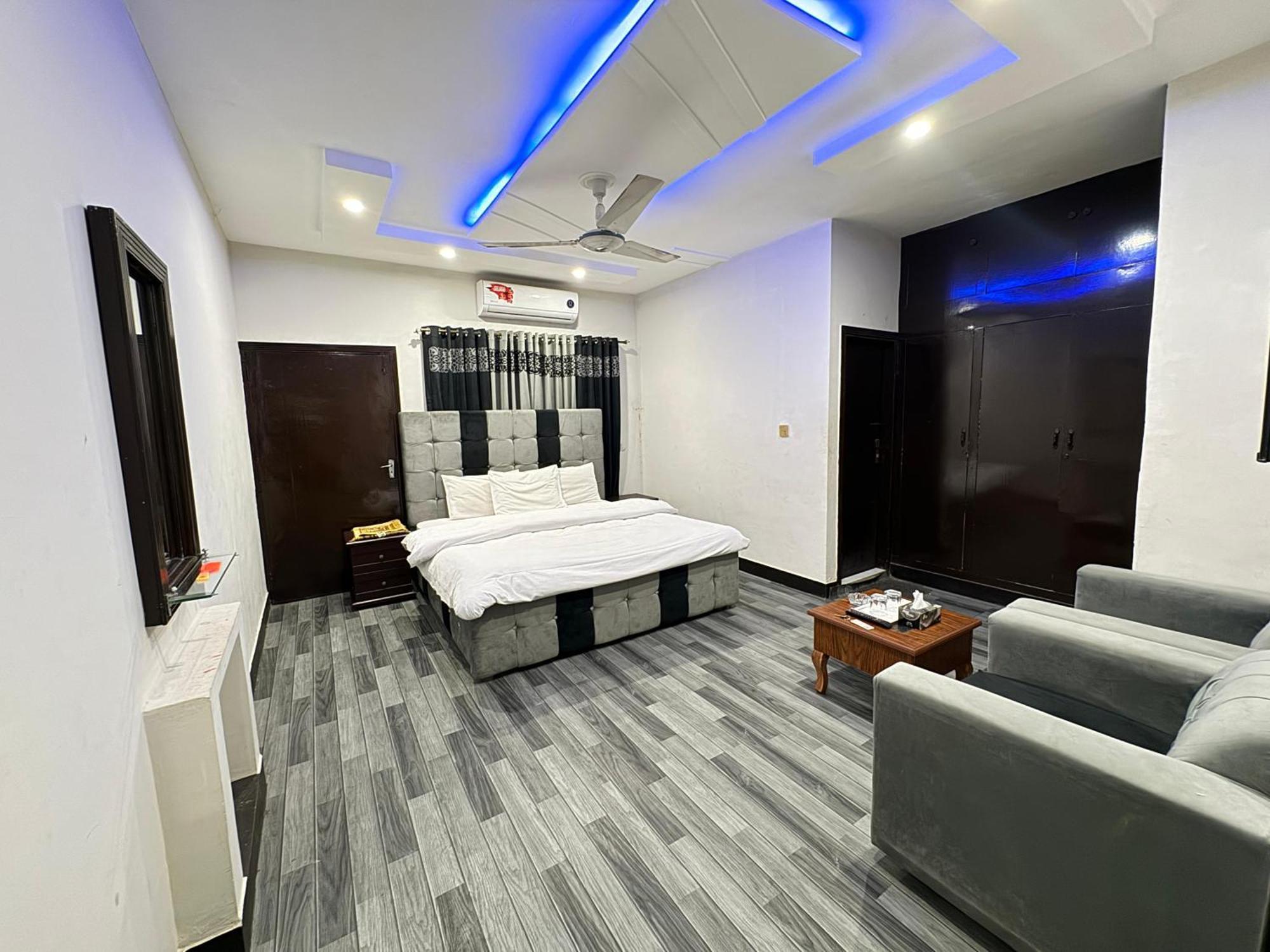 Decent Lodge Guest House イスラマバード エクステリア 写真
